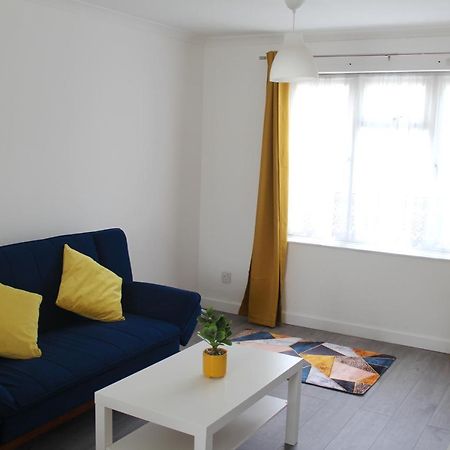 הוילה לונדון Coolfin House-Close To Excel, Contractors, Relocators, Paid Parking מראה חיצוני תמונה