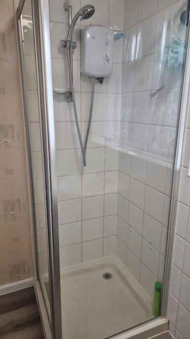 הוילה לונדון Coolfin House-Close To Excel, Contractors, Relocators, Paid Parking מראה חיצוני תמונה