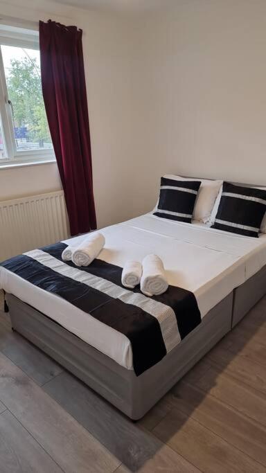 הוילה לונדון Coolfin House-Close To Excel, Contractors, Relocators, Paid Parking מראה חיצוני תמונה
