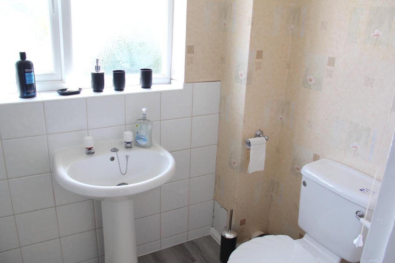 הוילה לונדון Coolfin House-Close To Excel, Contractors, Relocators, Paid Parking מראה חיצוני תמונה