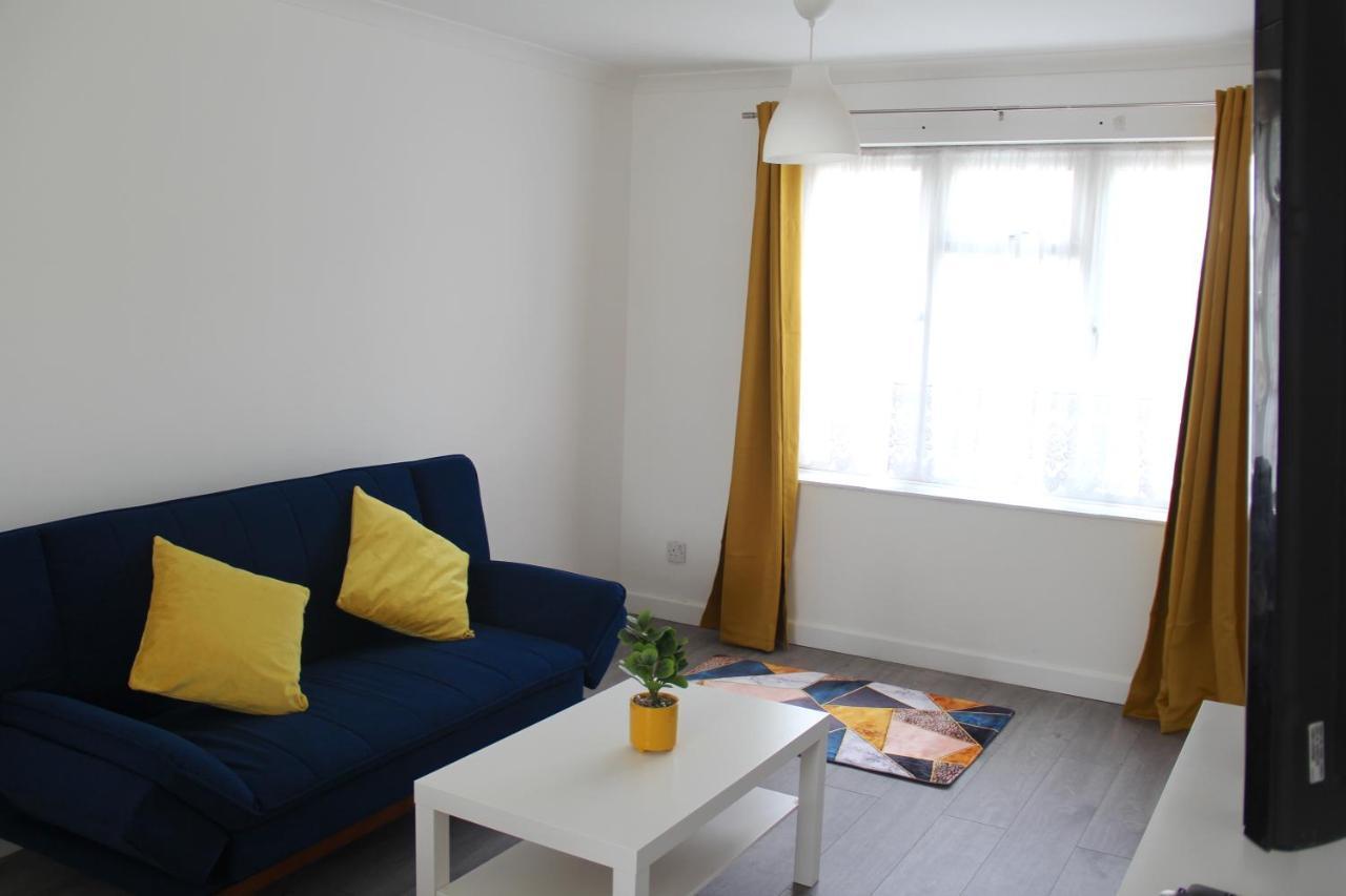 הוילה לונדון Coolfin House-Close To Excel, Contractors, Relocators, Paid Parking מראה חיצוני תמונה