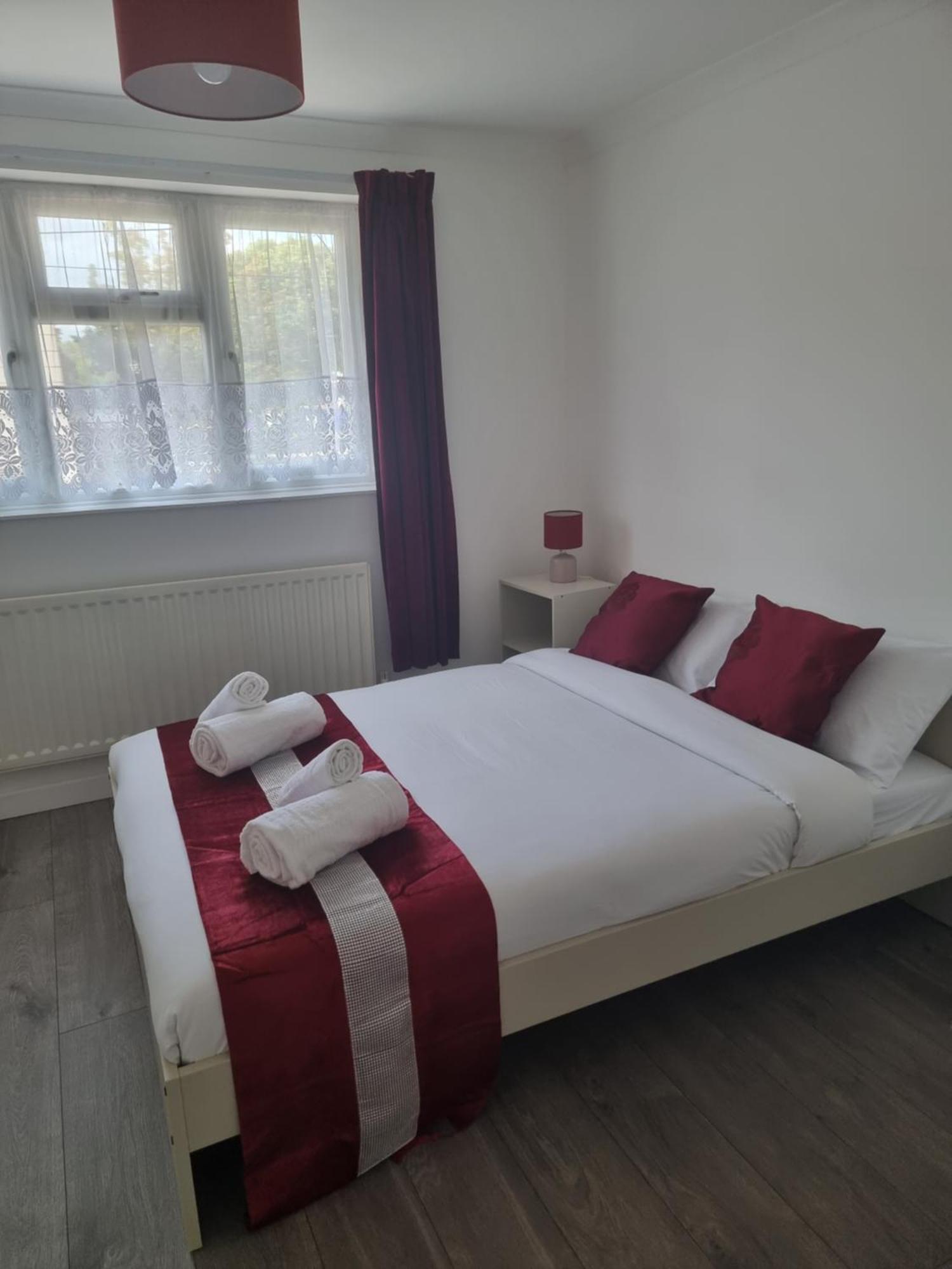 הוילה לונדון Coolfin House-Close To Excel, Contractors, Relocators, Paid Parking מראה חיצוני תמונה